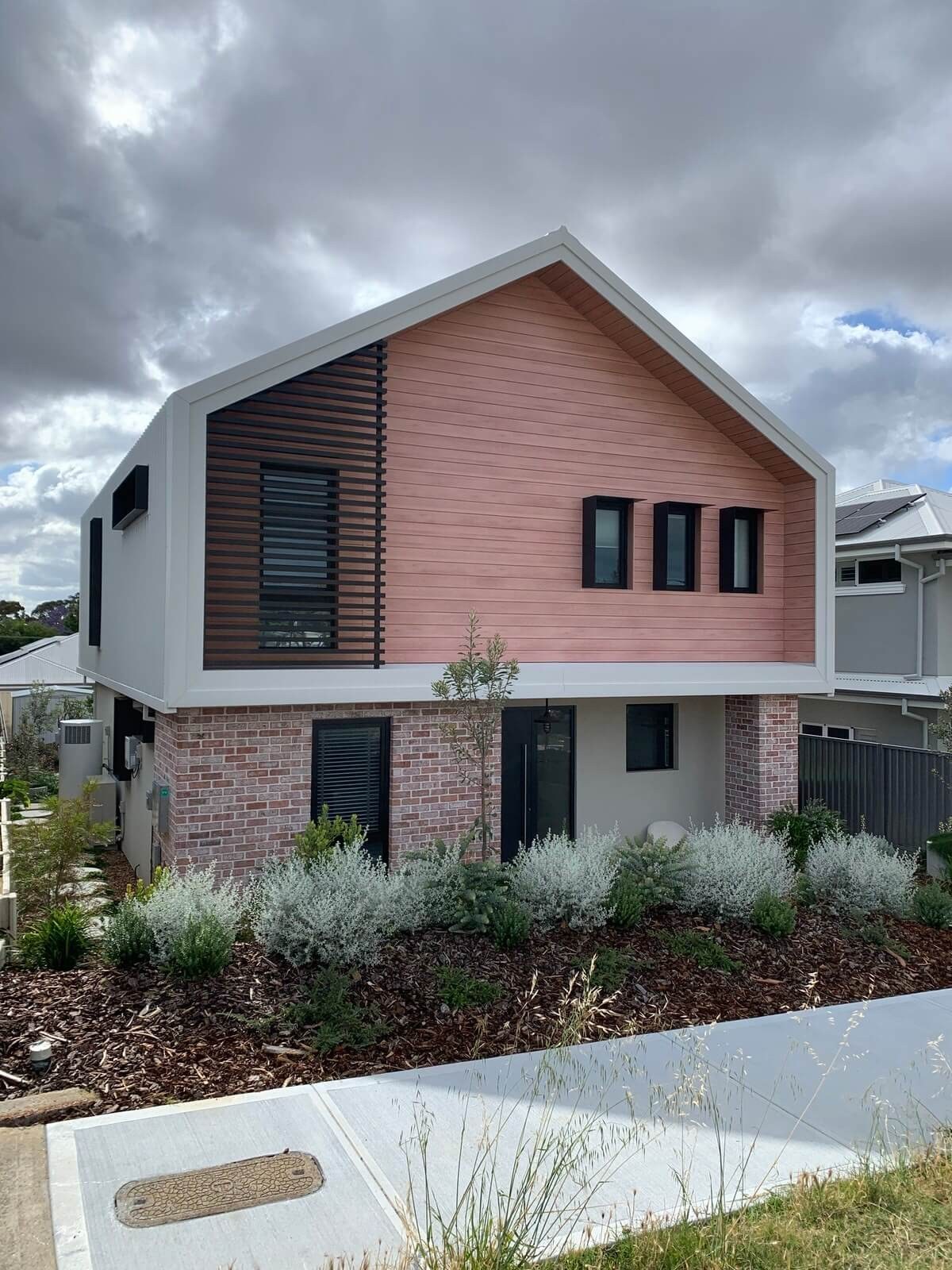Mt Hawthorn Passiv Haus street frontage with native landscaping